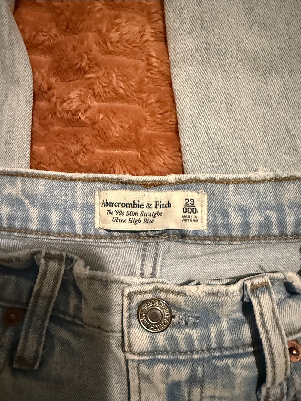 Abercrombie & Fitch Light Wash Women’s Slim Straight Jeans - Picture 2 of 2